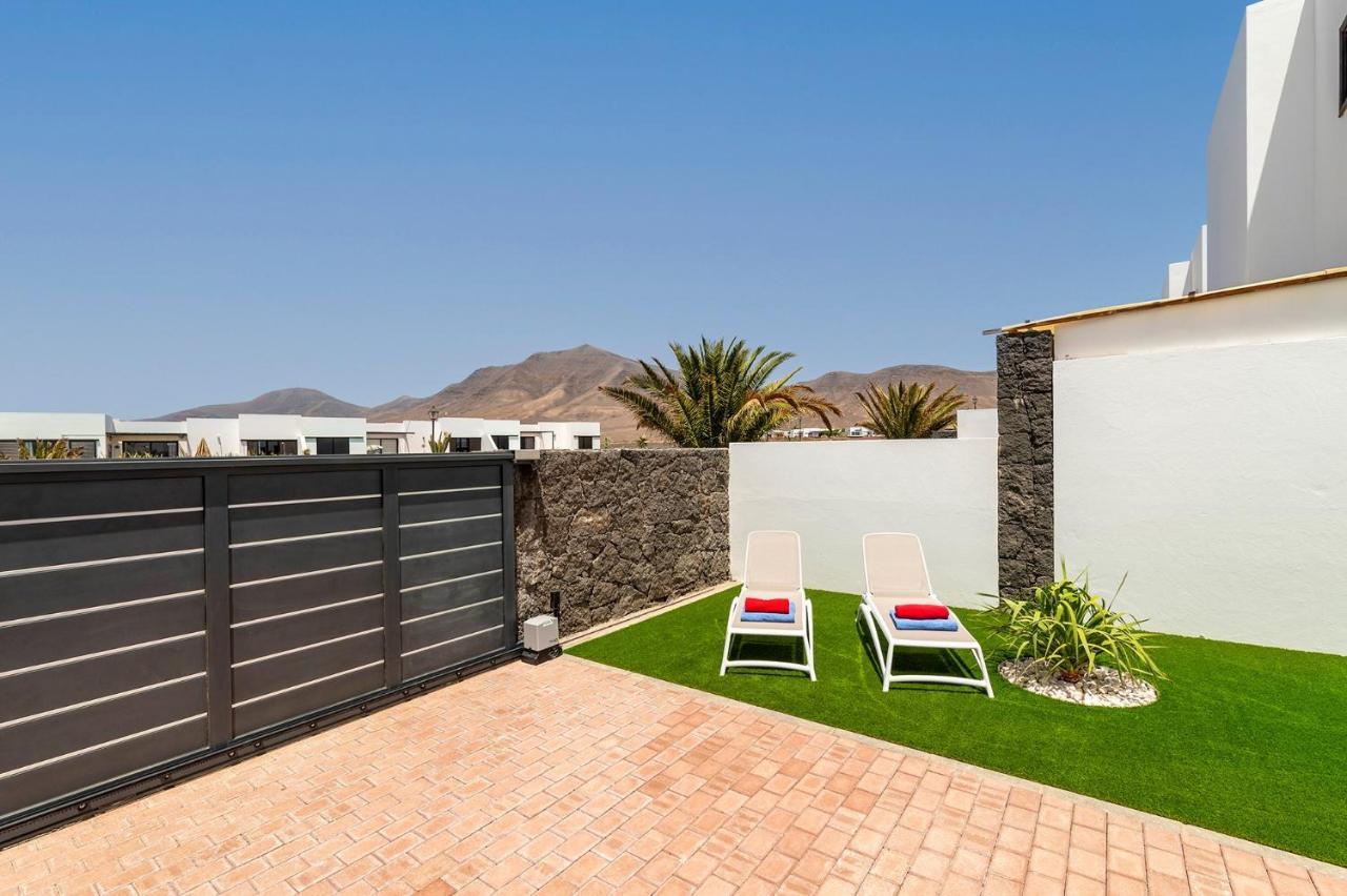 Villa Omura By Villa Plus Playa Blanca  Extérieur photo